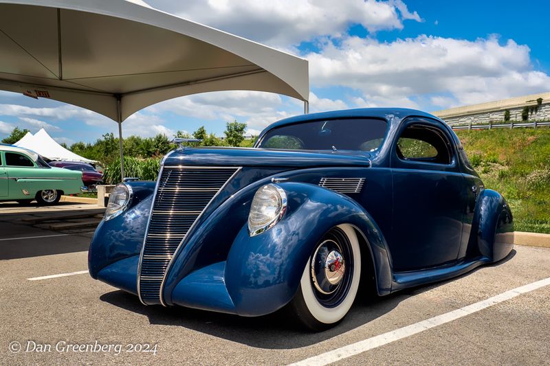 1937 Lincoln Zephyr