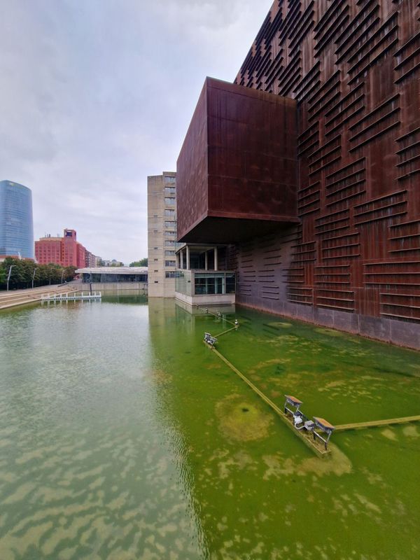 Shiny & Boxy Bilbao