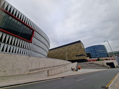 Shiny & Boxy Bilbao