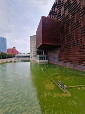 Shiny & Boxy Bilbao