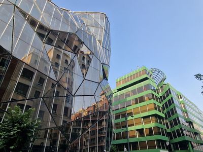 Shiny & Boxy Bilbao