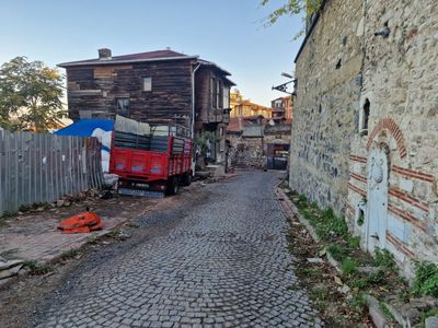 Decrepit Stambul