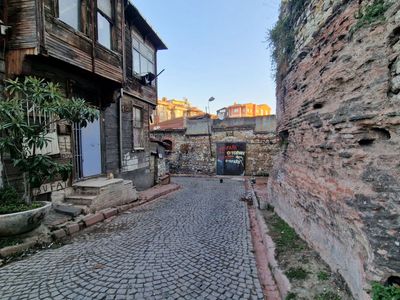 Decrepit Stambul