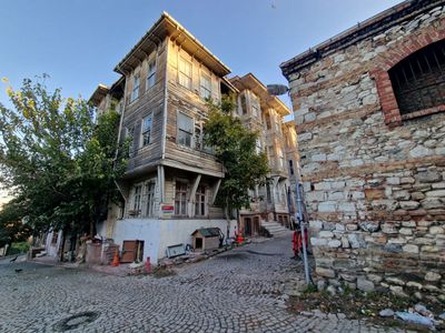 Decrepit Stambul