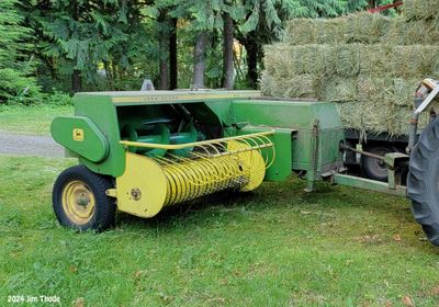 John Deere 336 Baler