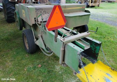 John Deere 336 Baler
