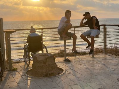 bat-yam beach2 w.jpg