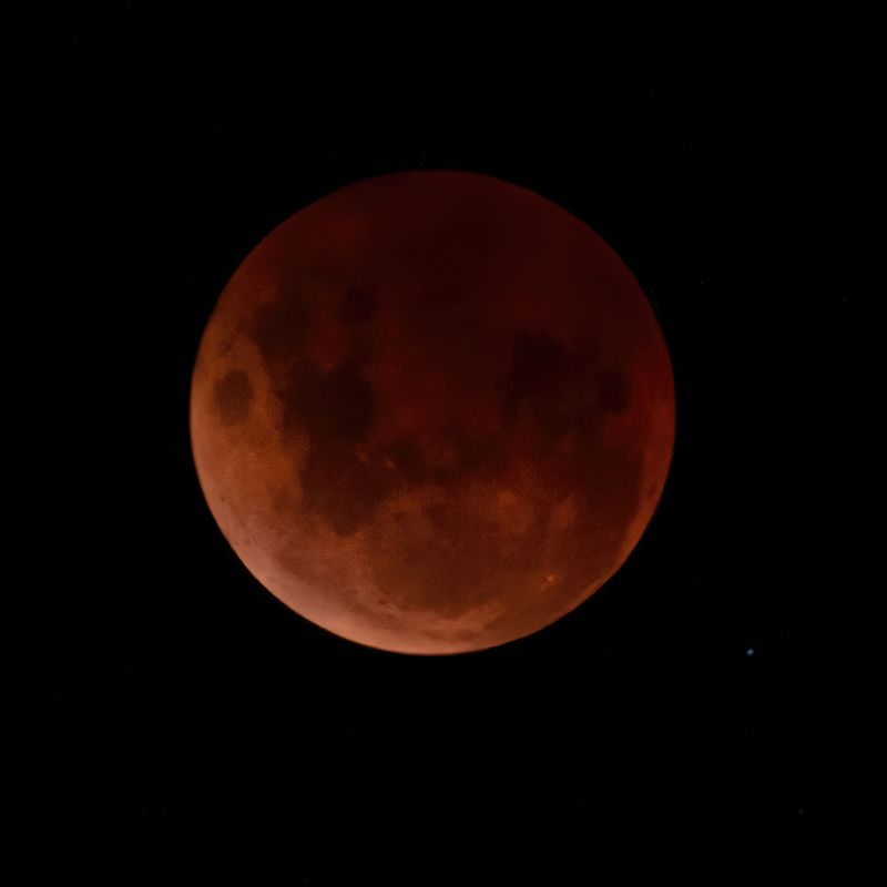 8 November 2022 - the blood red moon at about midnight