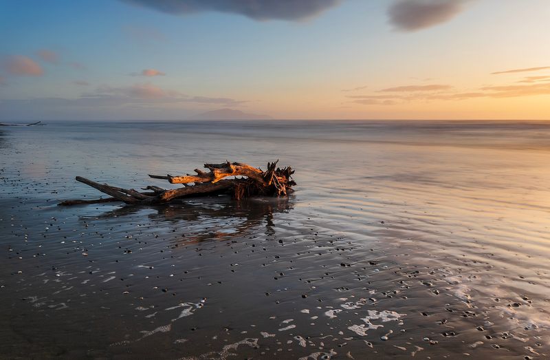 Putting the iPhone on a tripod and doing long exposure at Ōtaki Beach