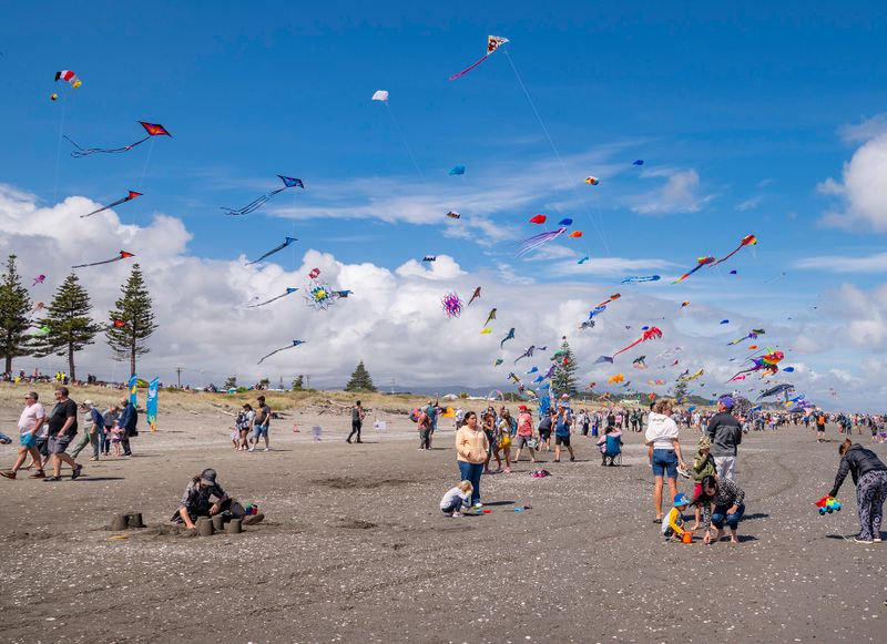 18 February 2024 - Otaki Beach Kite Festival 2024