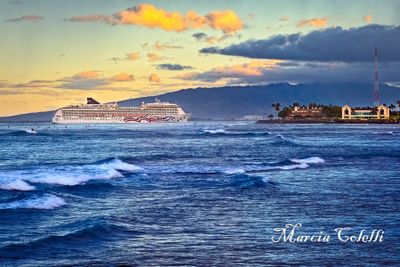 ALA MOANA SUNRISE CRUISE SHIP_0299.jpg