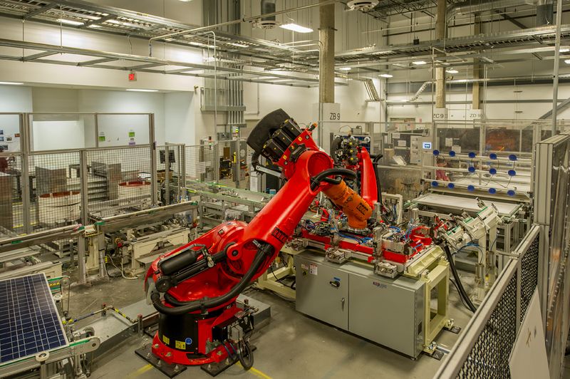 Evergreen Solar Kuka Robot Panel Assembly