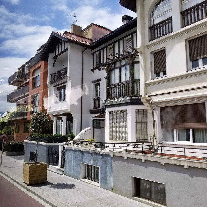 The road in Getxo near port is lined with mansions.  Most were built late 19th C in a variety of styles.