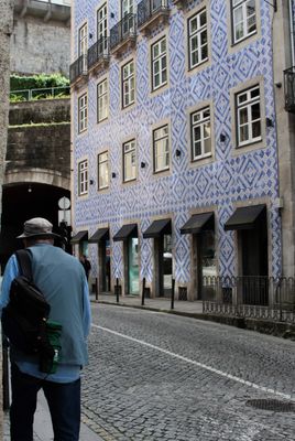 Porto is still 20 mins. away. Took shuttle, then walked to find the Guindais Funicular