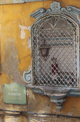 Rua da Barredo was an atmospheric street on the steps down