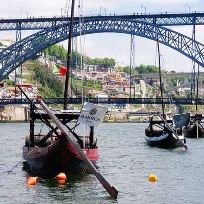 Rabelos at the bridge