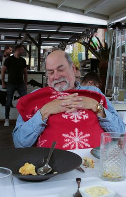  Howard told waiter he needed a bed; they brought him what they had.