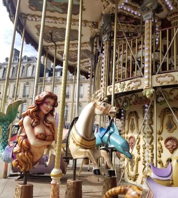 I think the mermaid scared the horse 