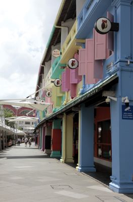  Clarke Quay seemed rustic 1 side & sanitized on the other