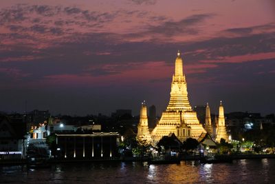 Wat Arun at dusk from the restaurant was charming