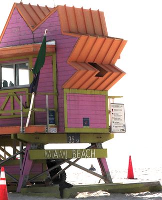 Detail of 35th St. lifeguard tower