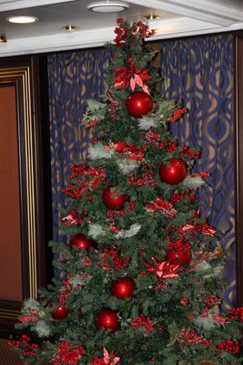 Smaller tree in Marina Lounge