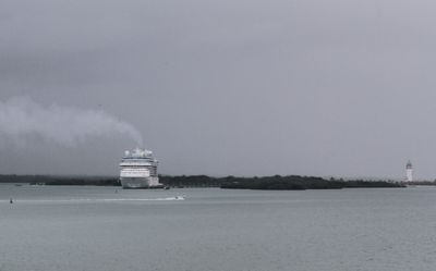  Next day: First glimpse of Vista as we approached Harvest Caye