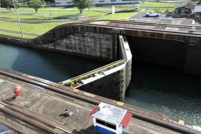 Closed lock in other lane after Marlin left
