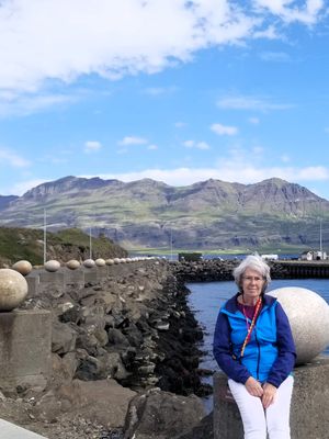 Ruth & Eggin (photo by tour guide)
