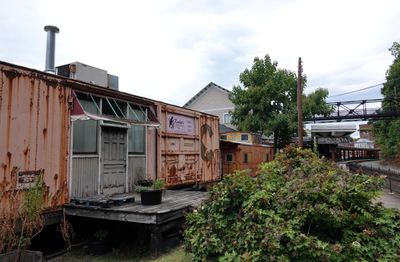 Decrepit rail cars near Sears Bridge