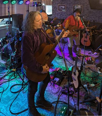 Tim O'connor & the Poachers PXL_20240526_173136781.jpg