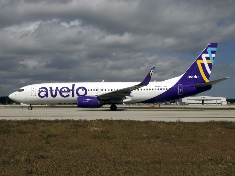 B737-800 N807VL