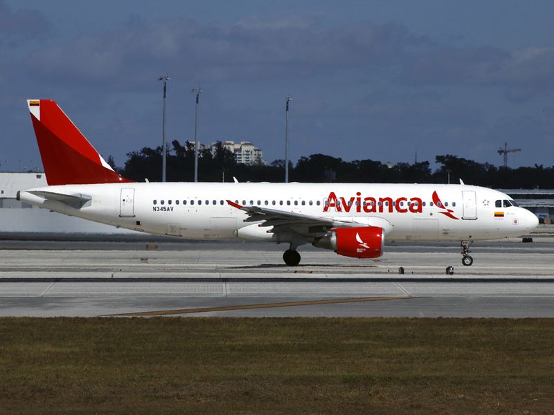 A320 N345AV