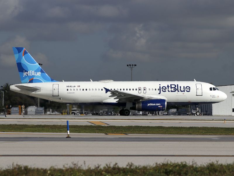 A320-200 N640JB 
