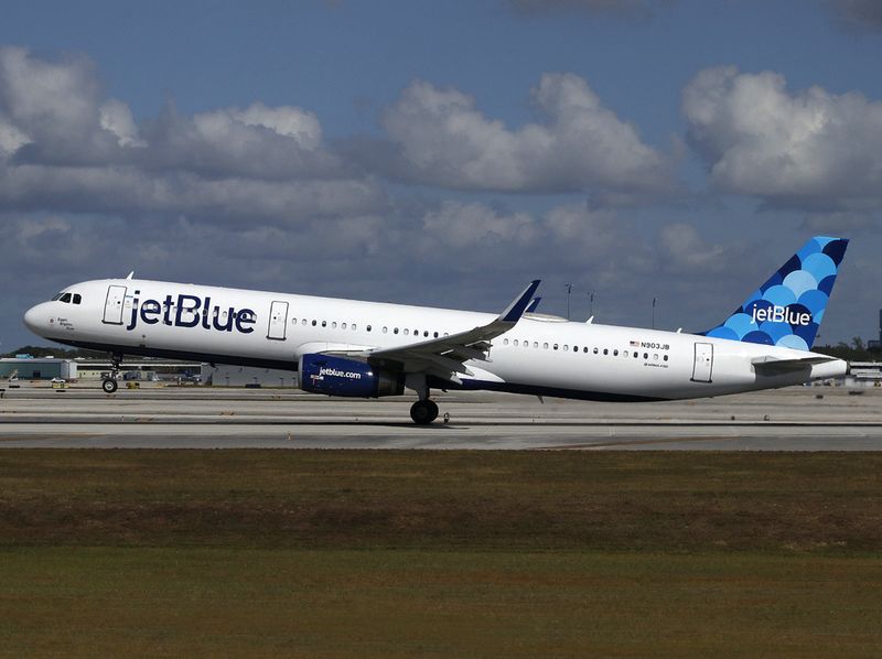 A321 N903JB