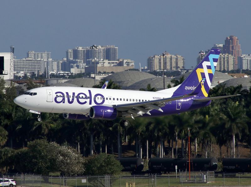 B737-700 N708VL