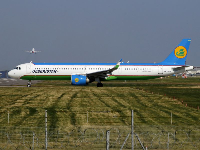 dep LHR 09R