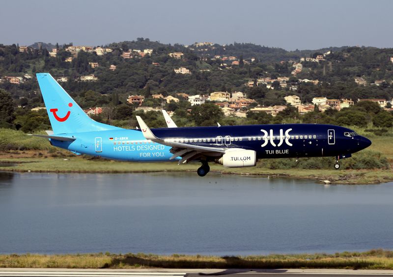 B737-800 D-ABKM