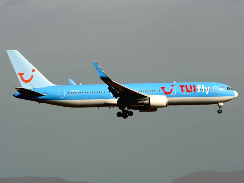 B767-300 SE-RFS 