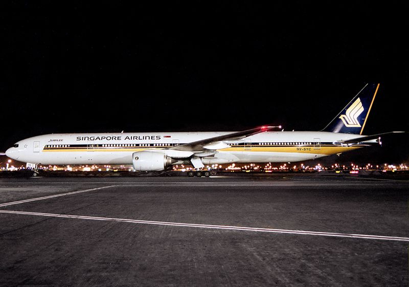 9V-SYC (DXB) fb.jpg