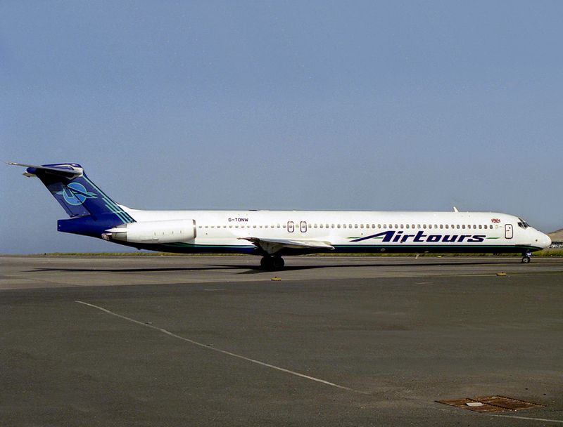 MD83 G-TONW