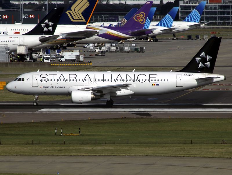Brussels Airlines Star Alliance livery joins 27L for dep at LHR
