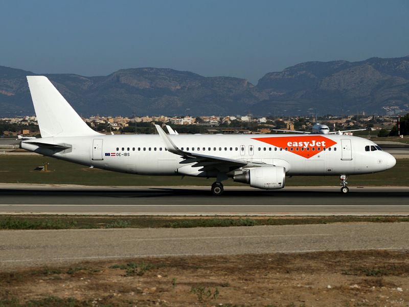 New wingletted orange diamond logo departing 06R