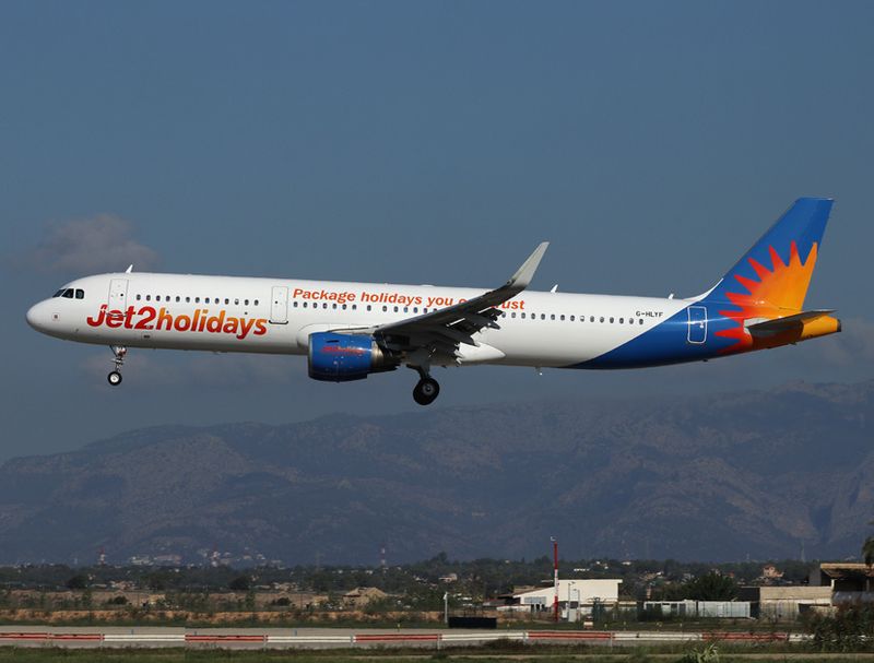 A321 G-HLYF
