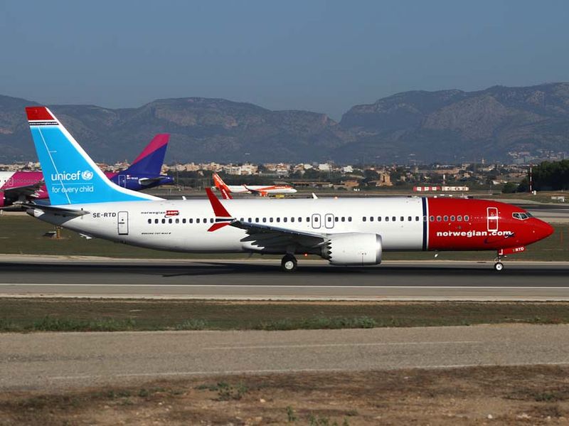 B737 Max-8 SE-RTD