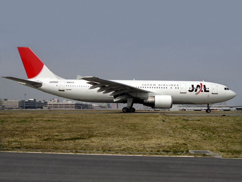 JA-8562 (HND) FB.jpg