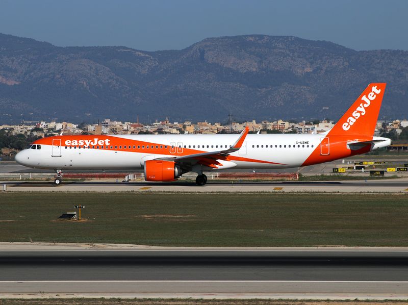 A321N G-UZME