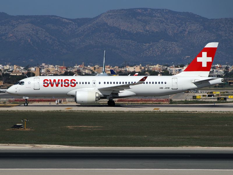 Airbus A220 HB-JCM 