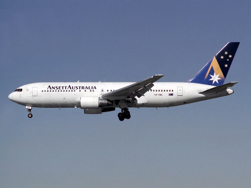 VH-RML (SYD) FB.jpg