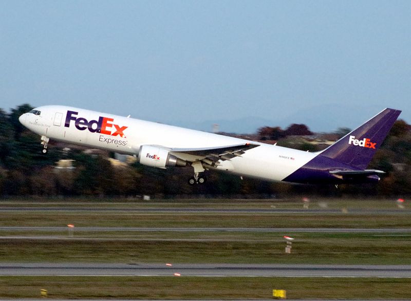 B767-300F N110FE